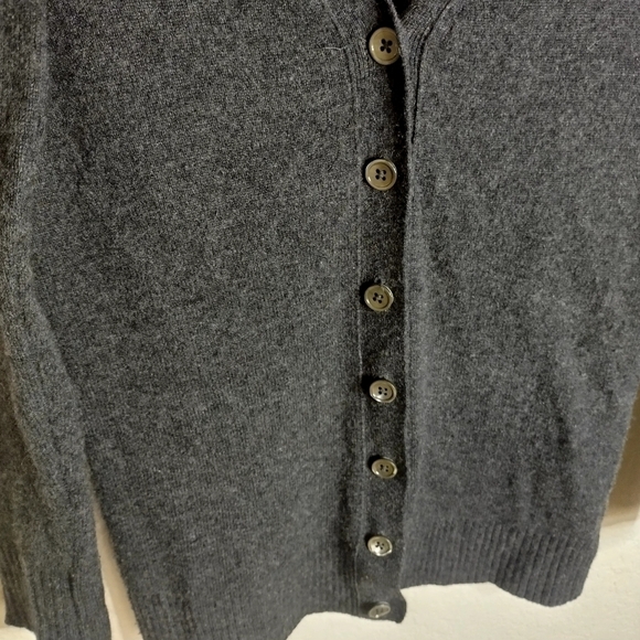 C by bloomingdale's 2-ply cashmere grey button down cardigan sz Xs - Picture 4 of 7